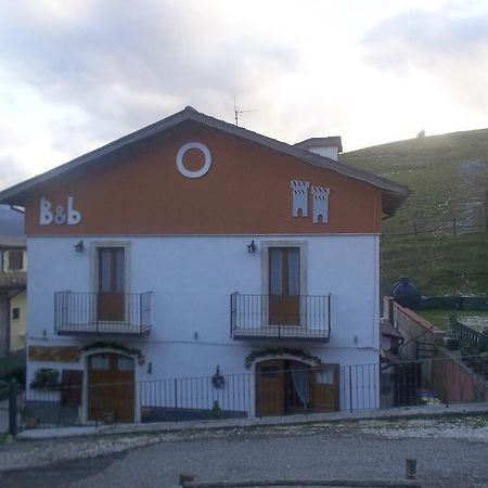 Le Antiche Torri Panzió Pescasseroli Kültér fotó