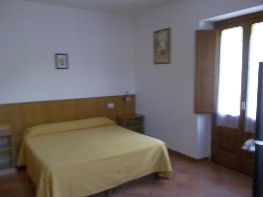 Le Antiche Torri Panzió Pescasseroli Szoba fotó